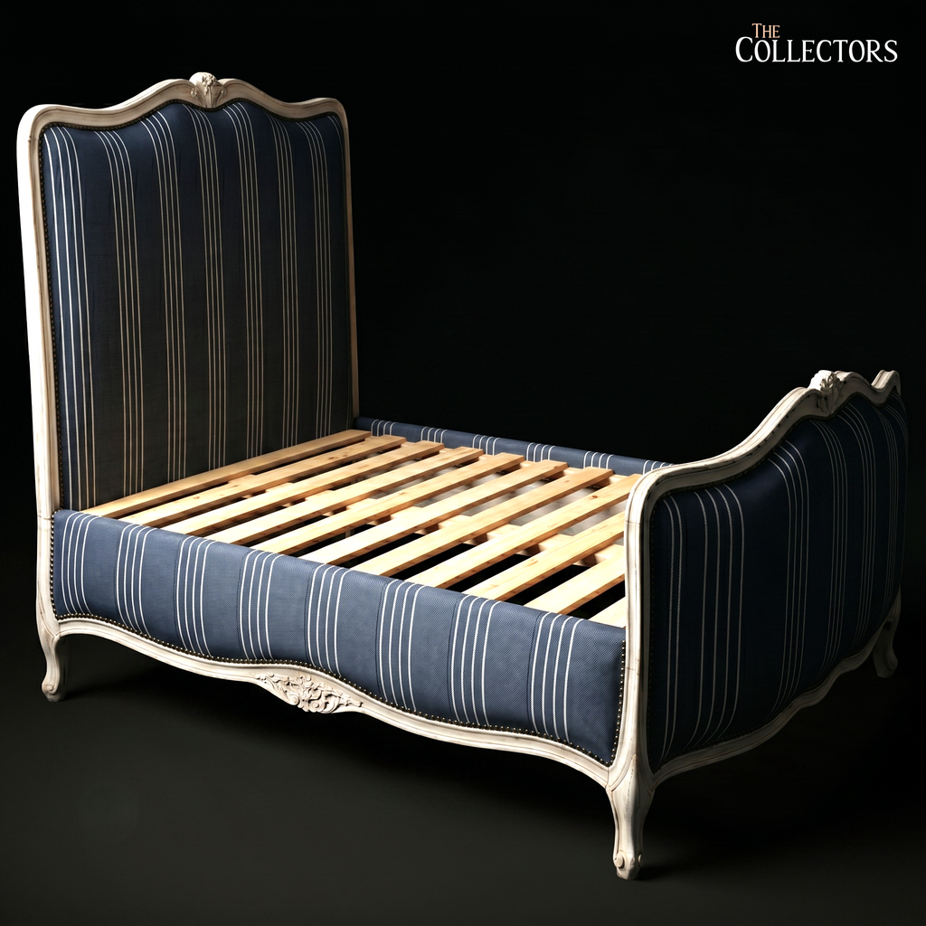 Blanc Cassé & Marine - A Louis XV Lit de Milieu
