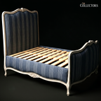 Blanc Cassé & Marine - A Louis XV Lit de Milieu