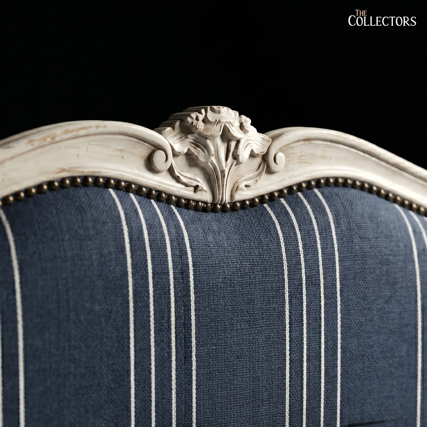 Blanc Cassé & Marine - A Louis XV Lit de Milieu