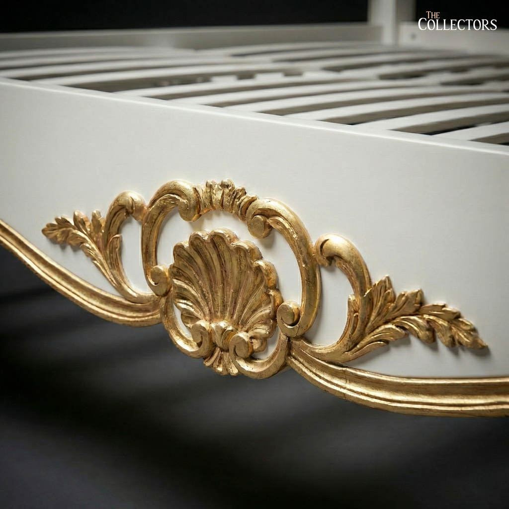 Château de Chantilly Four Poster Bed