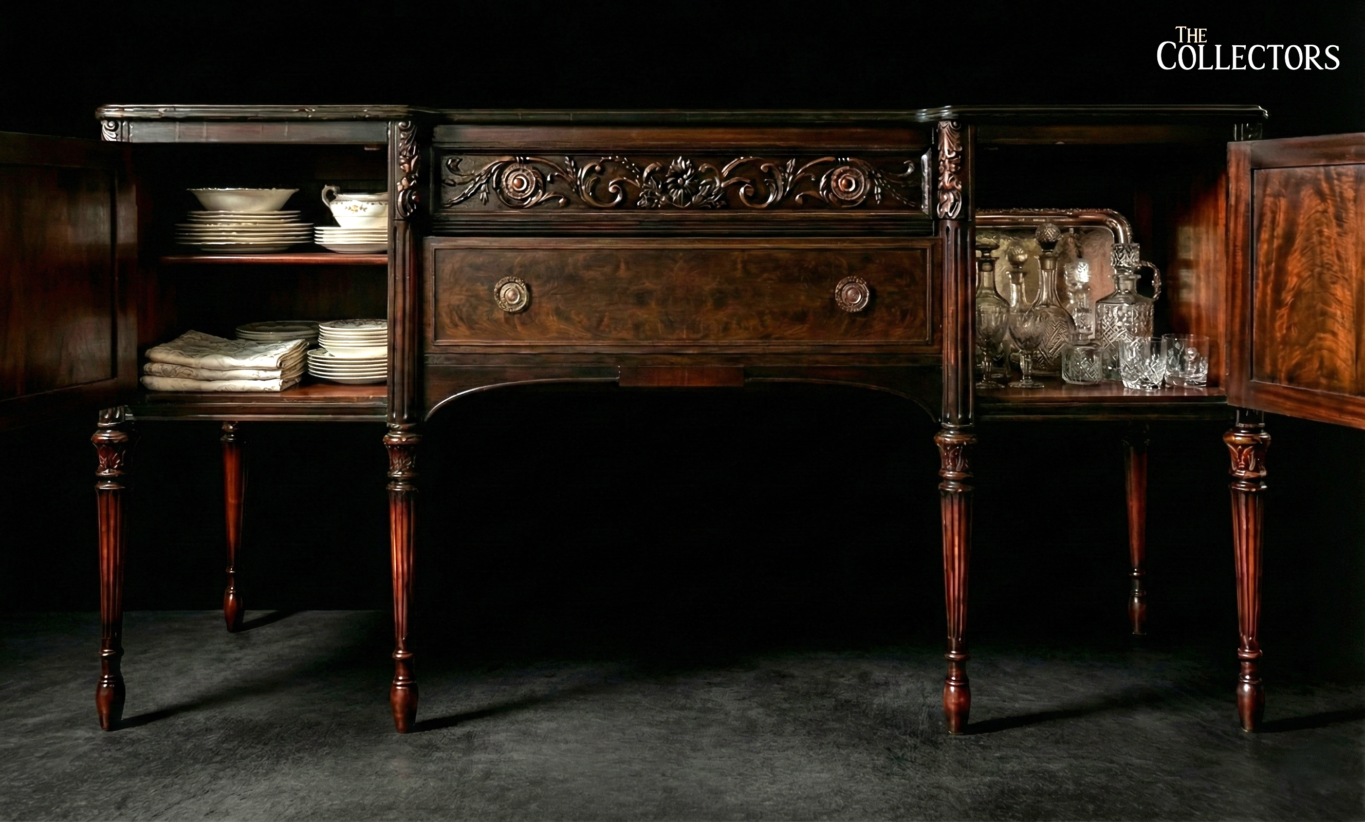 The Somerset Acanthus-Rosette Banquet Console