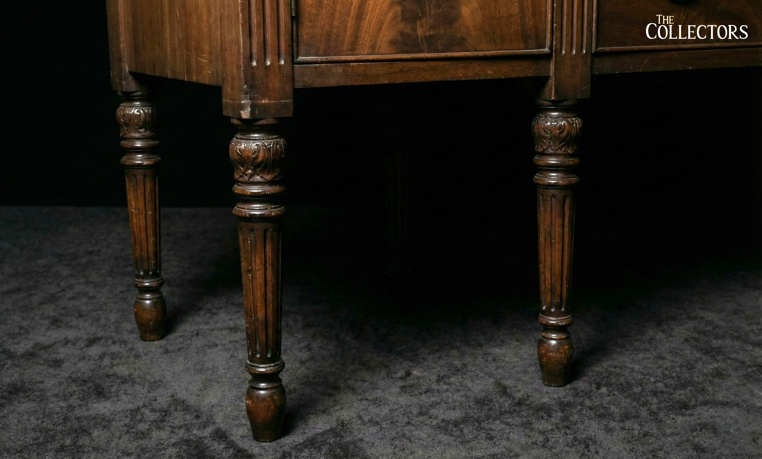 The Somerset Acanthus-Rosette Banquet Console