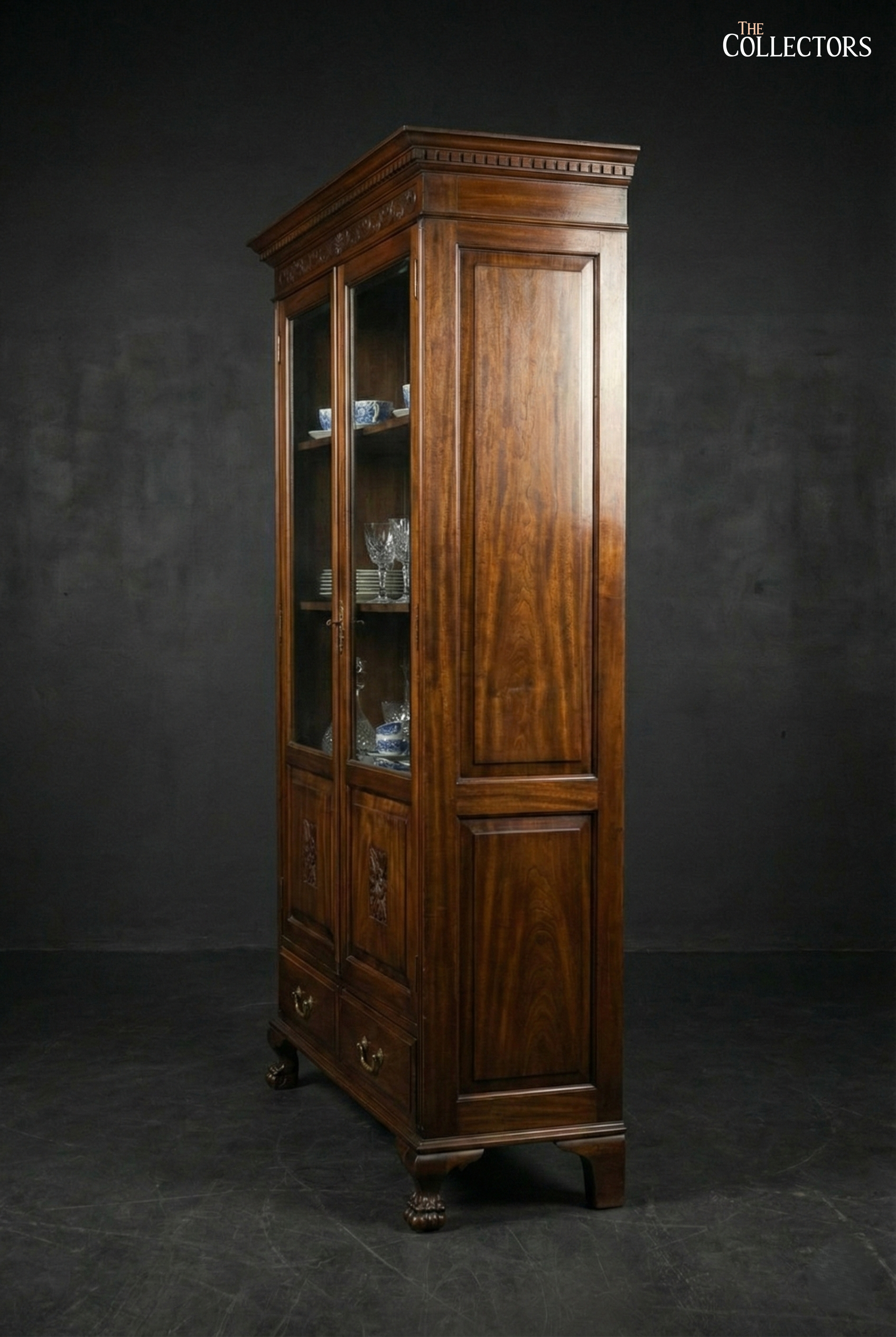The Stratford Rosette-panel Glass Hutch