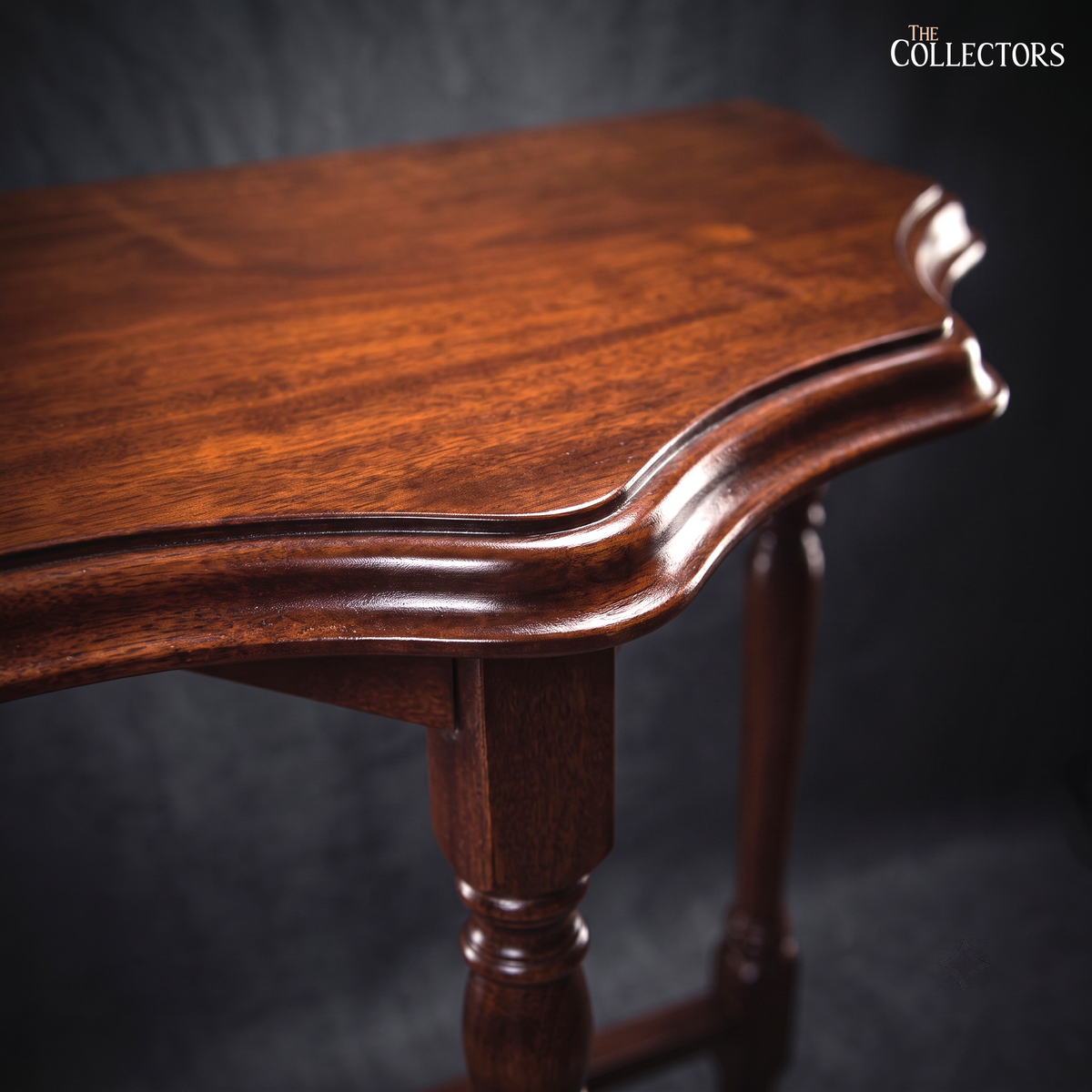 The Windermere Serpentine Console